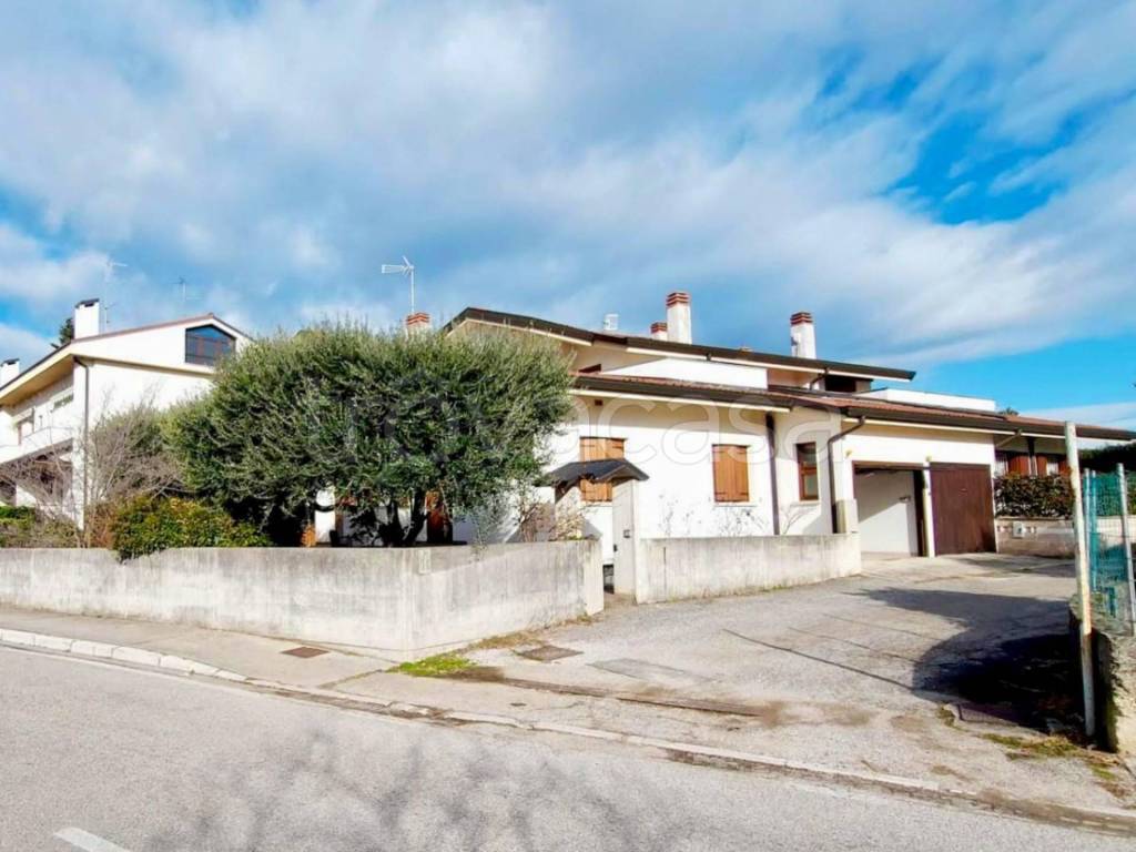 casa indipendente in vendita ad Udine in zona Cormor