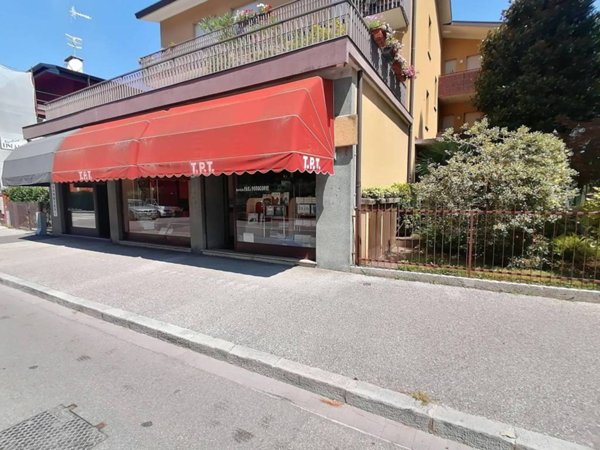 negozio in vendita ad Udine