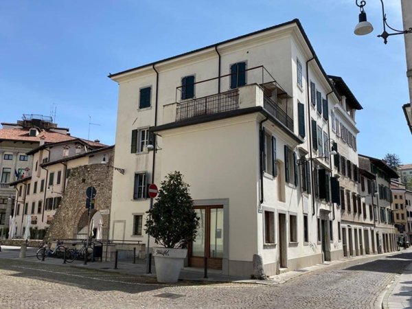 appartamento in vendita ad Udine in zona Centro Storico