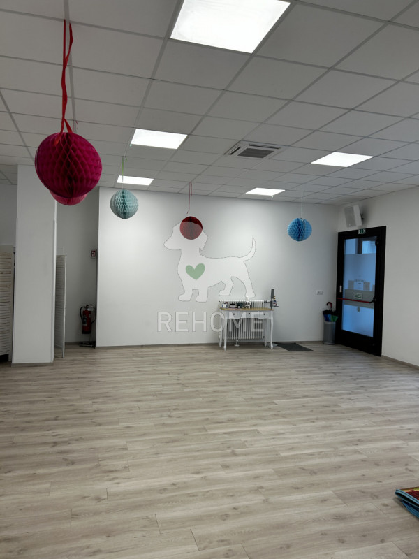 locale commerciale in vendita ad Udine