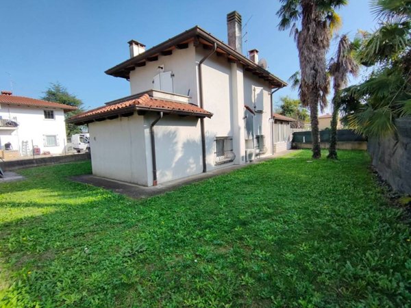 casa indipendente in vendita ad Udine in zona Paparotti