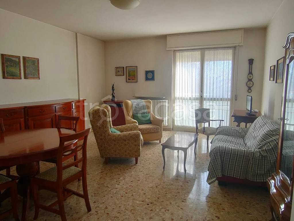 appartamento in vendita ad Udine in zona Vât