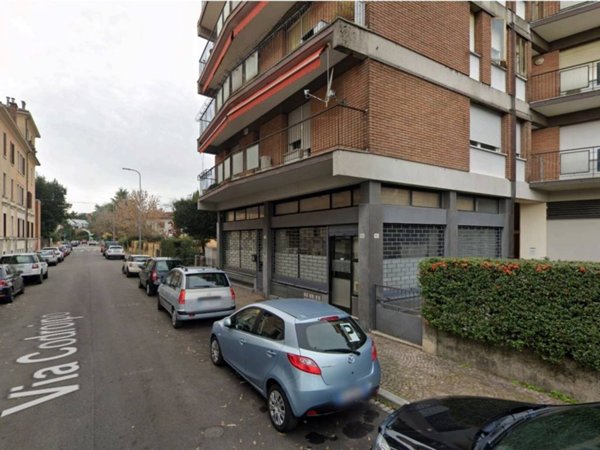 negozio in vendita ad Udine