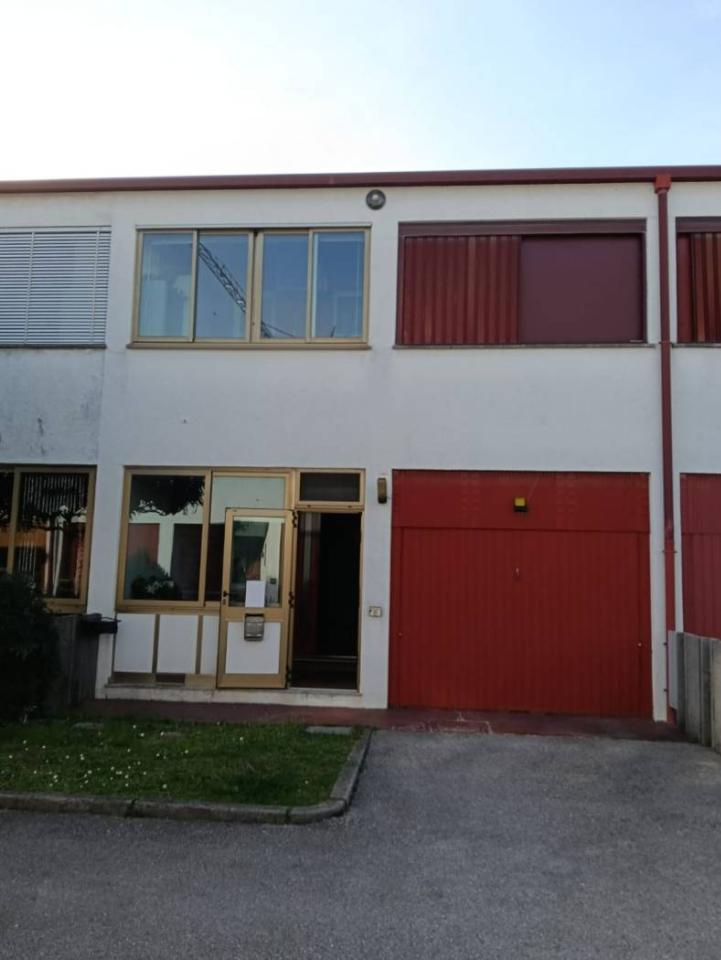 casa indipendente in vendita ad Udine in zona Cussignacco