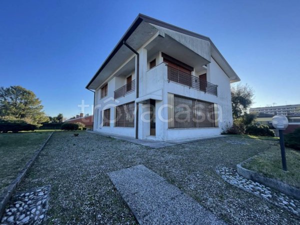 casa indipendente in vendita ad Udine in zona Paparotti