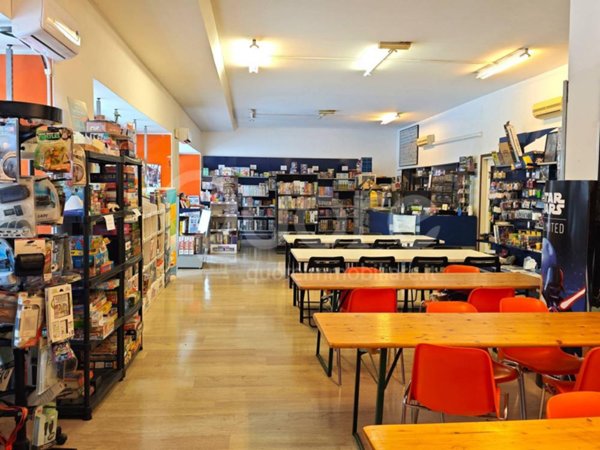 negozio in vendita ad Udine