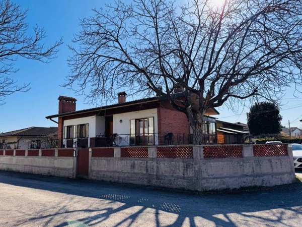 casa indipendente in vendita ad Udine in zona Rizzi