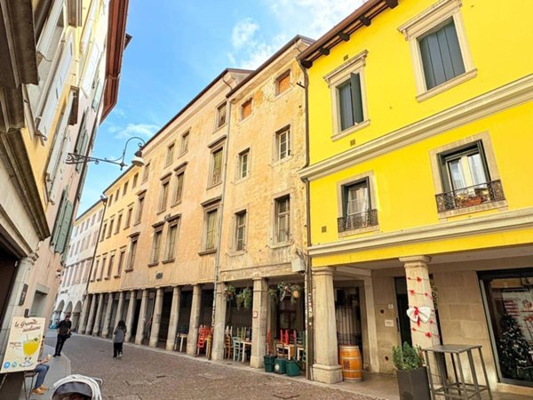 negozio in vendita ad Udine in zona Centro Storico