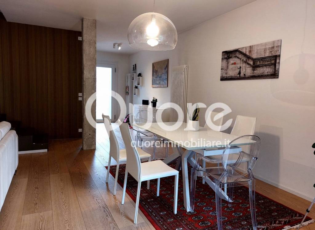 casa indipendente in vendita ad Udine in zona Vât