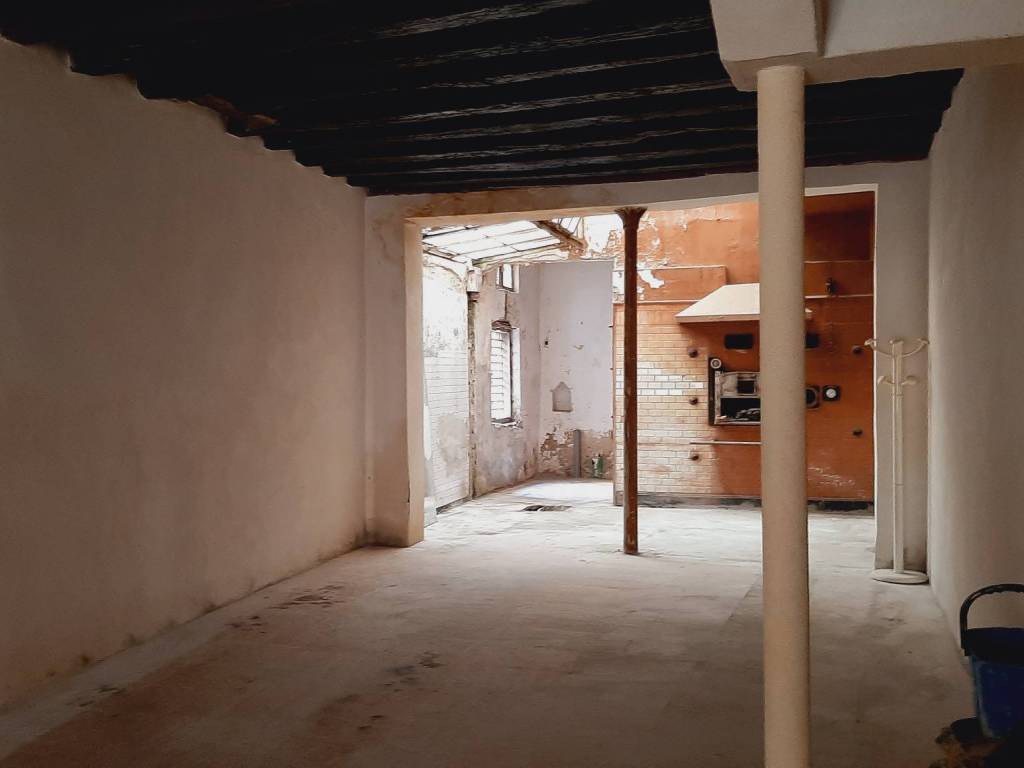 negozio in vendita ad Udine in zona Centro Storico