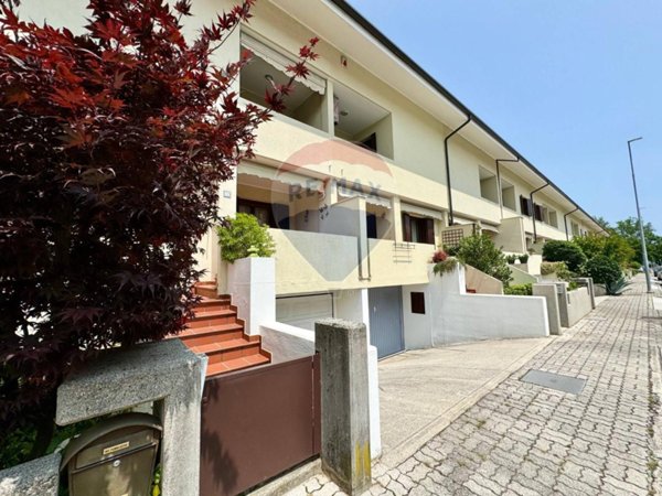 casa indipendente in vendita ad Udine in zona Cormor