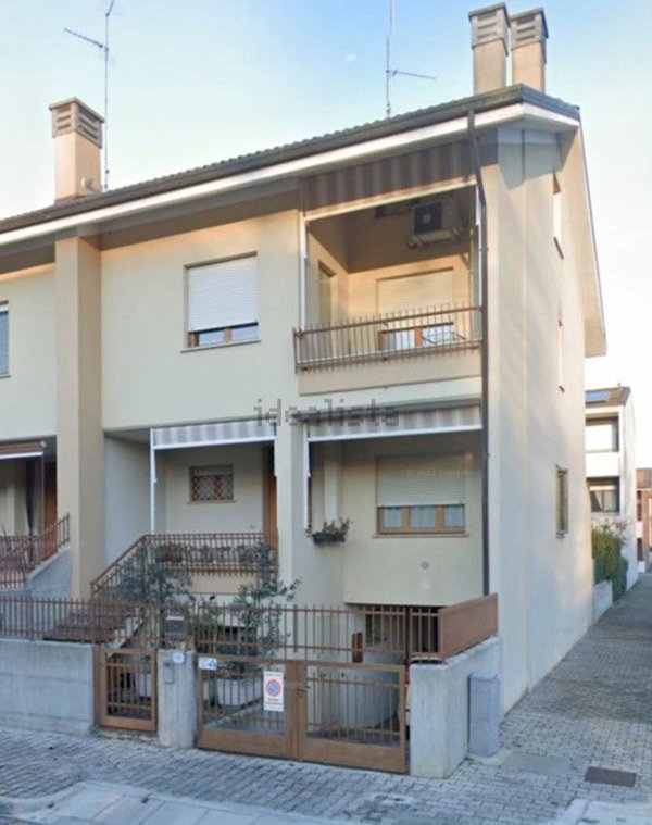casa indipendente in vendita ad Udine in zona Godia