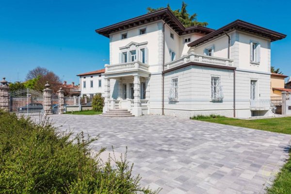 casa indipendente in vendita ad Udine in zona Rizzi