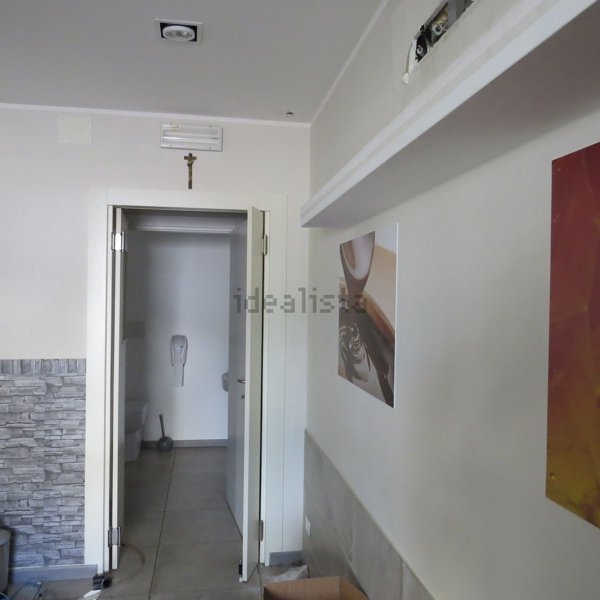 locale commerciale in vendita ad Udine