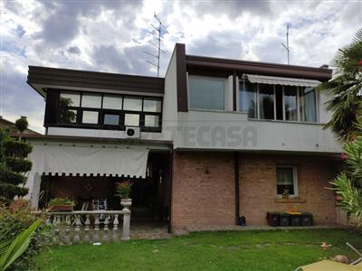 casa indipendente in vendita ad Udine in zona San Rocco
