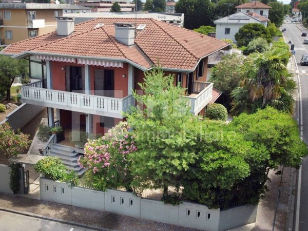 casa indipendente in vendita ad Udine in zona Paparotti