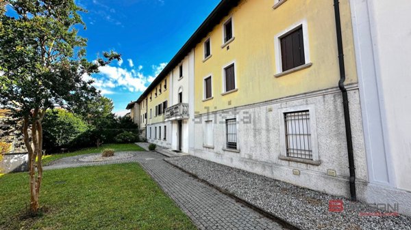 appartamento in vendita ad Udine in zona Vât