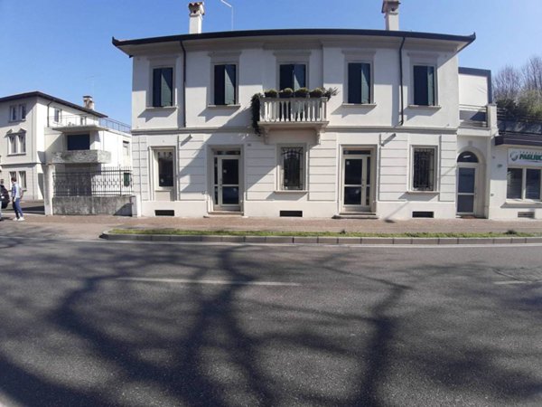 negozio in vendita ad Udine
