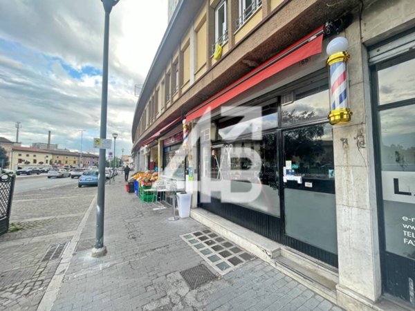 negozio in vendita ad Udine
