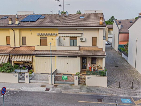 casa indipendente in vendita ad Udine