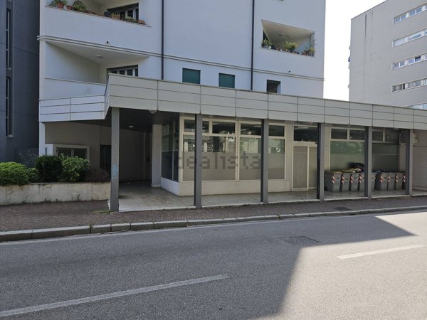 negozio in vendita ad Udine