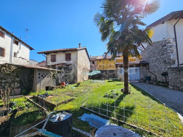 casa indipendente in vendita ad Udine in zona Rizzi