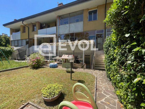 casa indipendente in vendita ad Udine in zona Godia