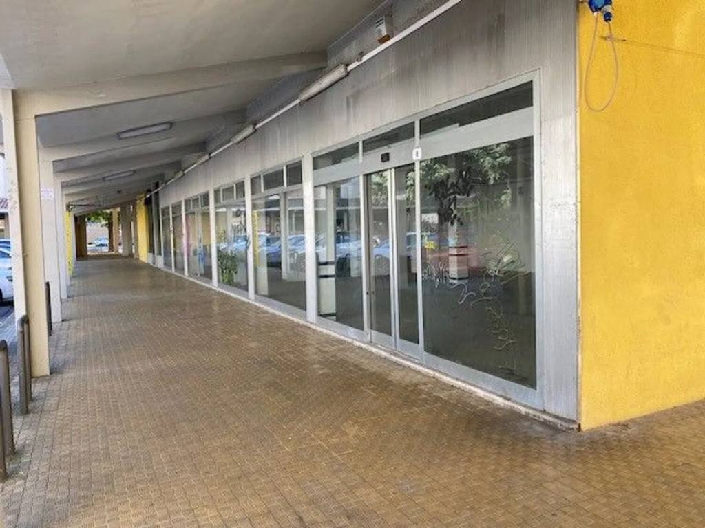 negozio in vendita ad Udine