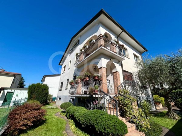 casa indipendente in vendita ad Udine in zona Rizzi