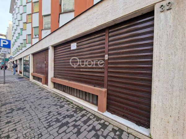 negozio in vendita ad Udine