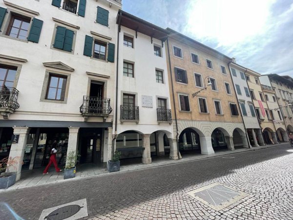 negozio in vendita ad Udine in zona Centro Storico