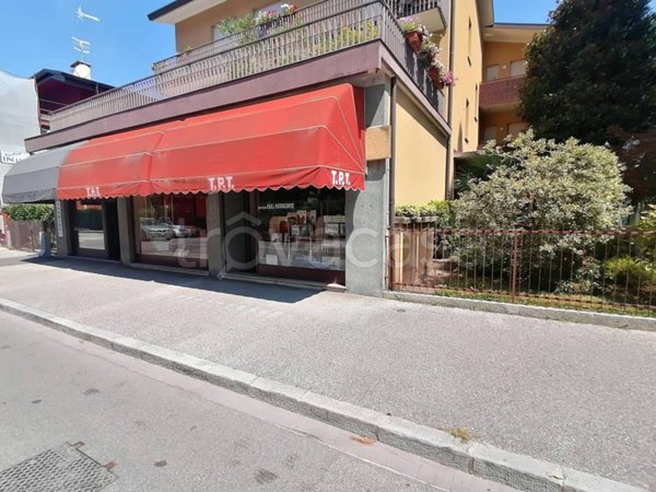 negozio in vendita ad Udine in zona Rizzi
