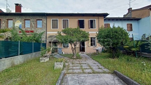 casa indipendente in vendita ad Udine in zona San Paolo/Sant'Osvaldo
