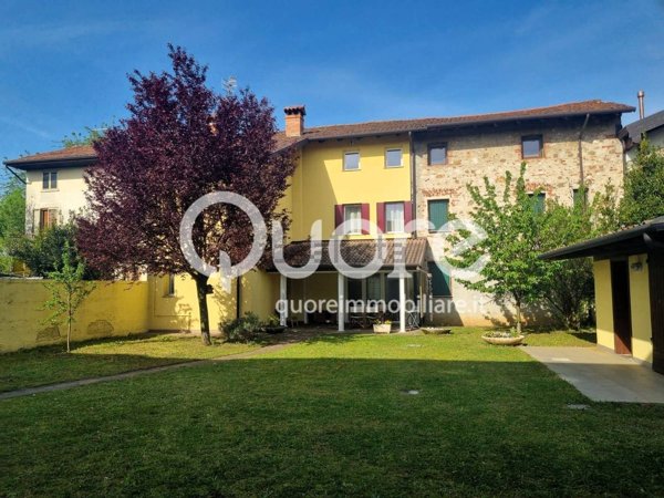 casa indipendente in vendita ad Udine in zona Cormor