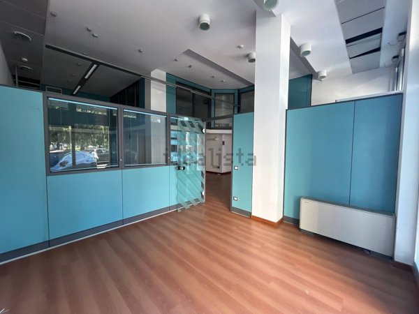 locale commerciale in vendita ad Udine