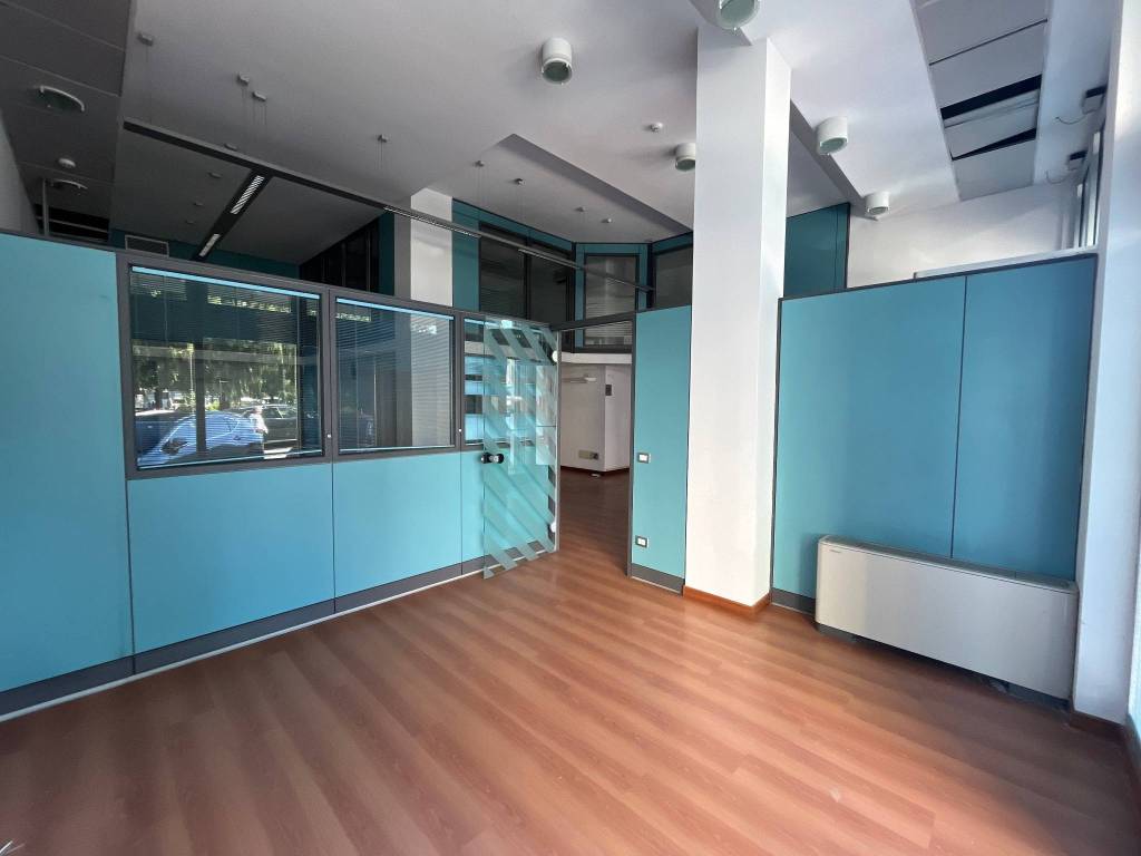 locale commerciale in vendita ad Udine