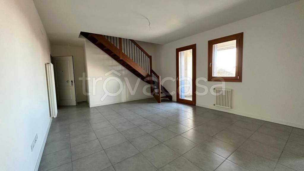 appartamento in vendita ad Udine in zona Paparotti