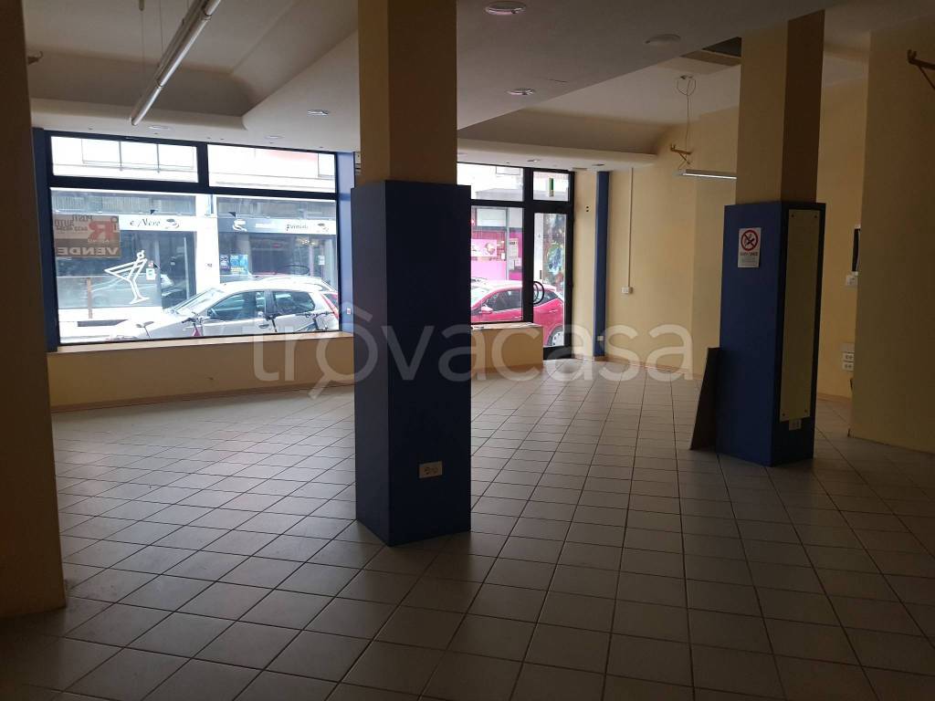 negozio in vendita ad Udine