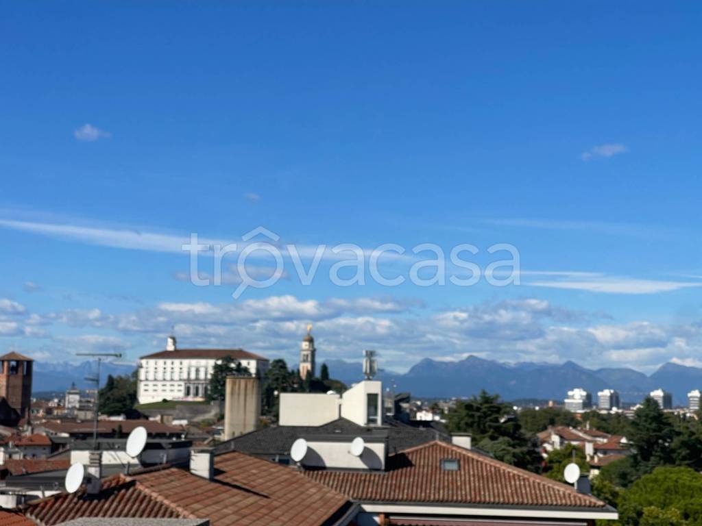 appartamento in vendita ad Udine in zona Centro Storico