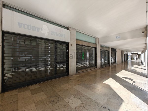 locale commerciale in vendita ad Udine
