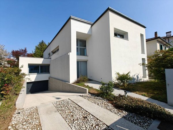 casa indipendente in vendita ad Udine