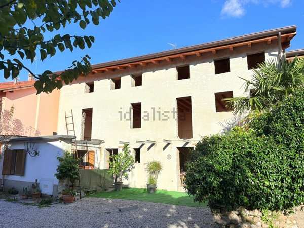 appartamento in vendita ad Udine in zona Beivars