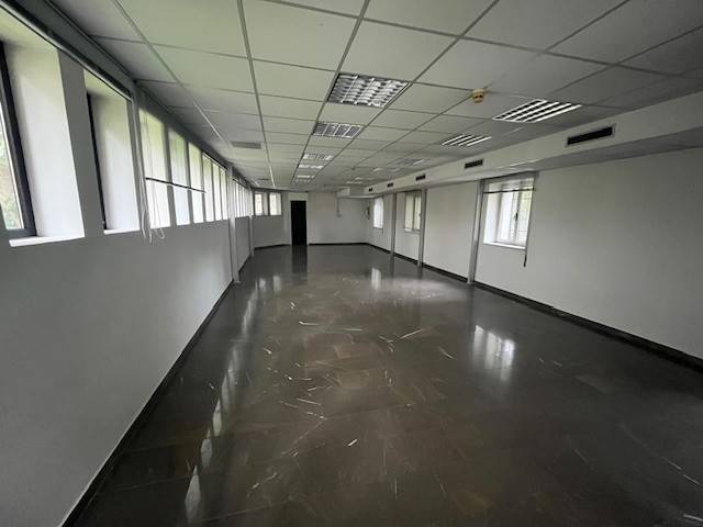 locale commerciale in vendita ad Udine in zona San Rocco