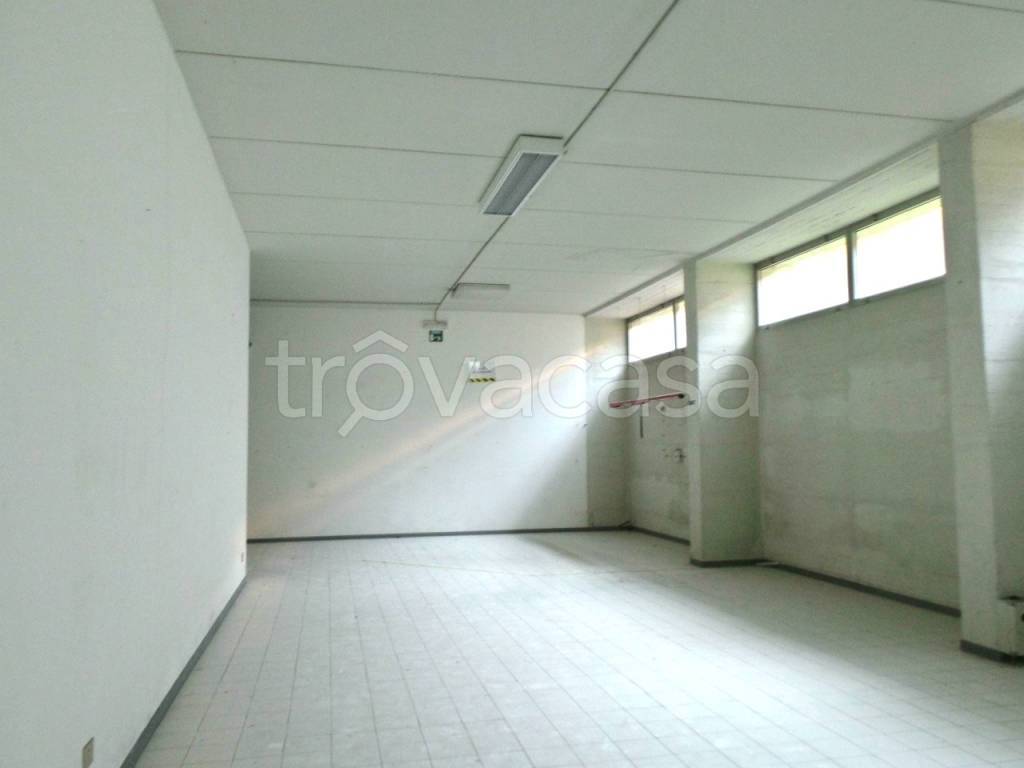 locale commerciale in vendita ad Udine in zona San Rocco