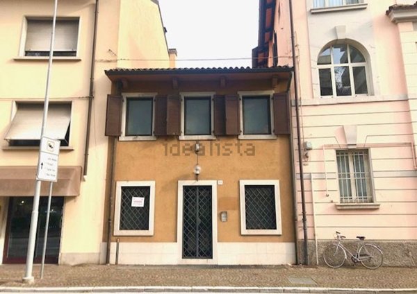 appartamento in vendita ad Udine in zona Centro Storico