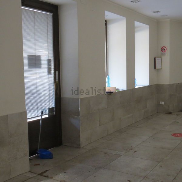 locale commerciale in vendita ad Udine