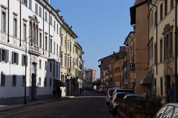 negozio in vendita ad Udine in zona Centro Storico