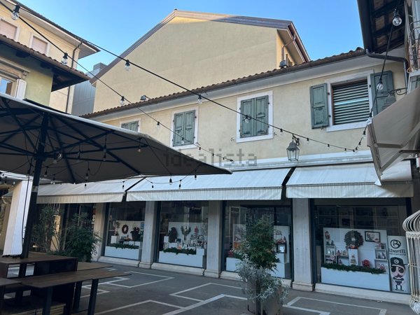 negozio in vendita ad Udine in zona Centro Storico