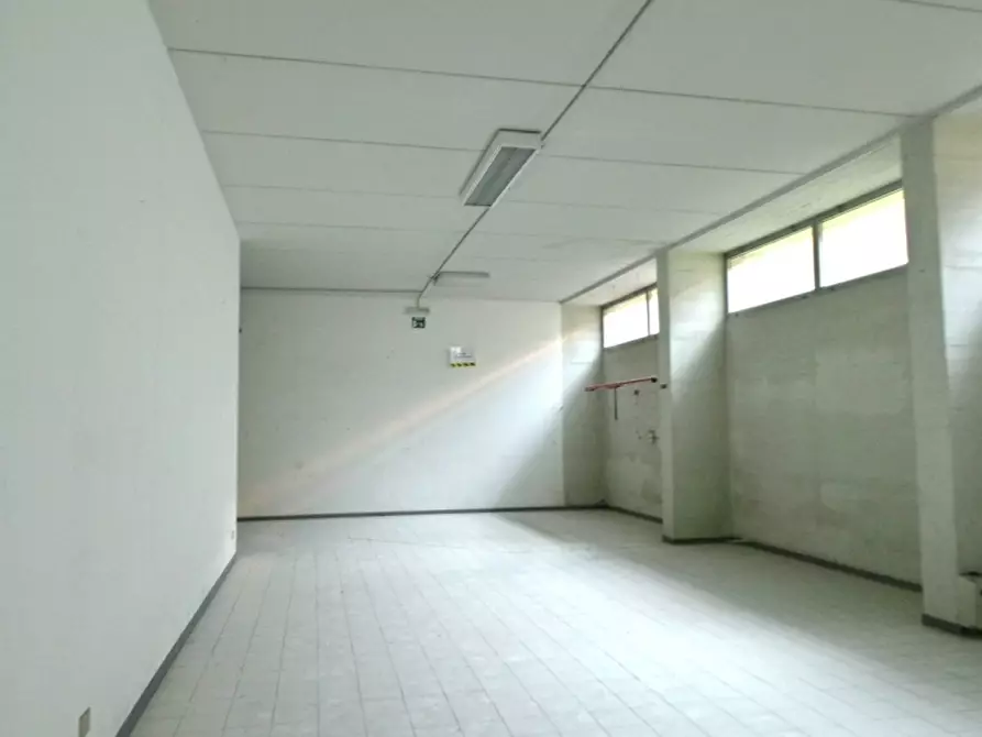 locale di sgombero in vendita ad Udine