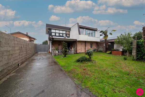 casa indipendente in vendita ad Udine in zona Centro Storico